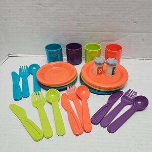 Battat Dinner Party 4 Color Toy Set Silverware Plates Salt Pepper Cups Kitchen